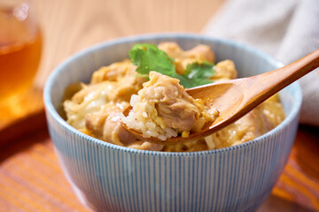 親子丼｜鶏肉と卵の定番和食丼もの
