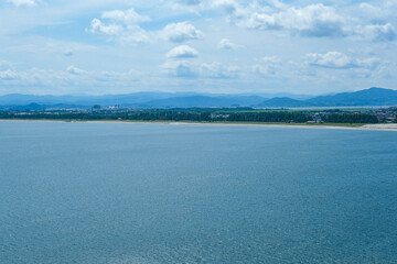 境港の展望台から眺める弓ヶ浜海岸
