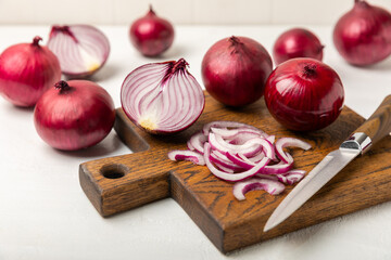 Shallot onion on the kitchen table. onion slice. onion rings. Fresh red Onion. Natural, fresh,...