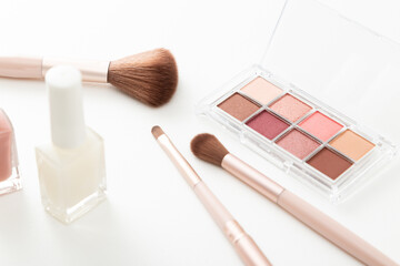 メイク道具　白バック