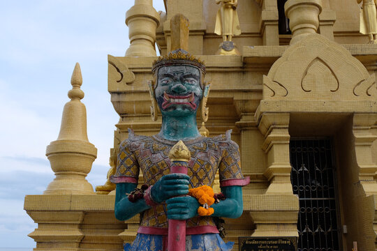 Giant in temple#1