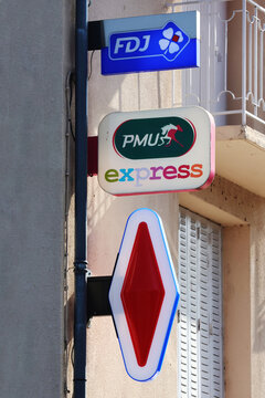 Enseigne du bureau de tabac PMU, express, FDJ