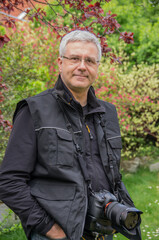 Fotograf wartet auf das Ereignis
