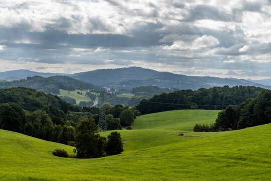 Blick vom Radweg in Krumhermsdorf in Richtung Sch&ouml;nbach und Sebnitz 1