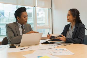 Successful Business Negotiation Between Partners