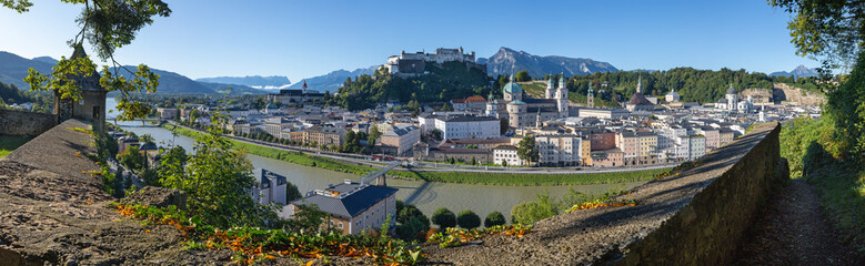 Obraz premium Salzburg - The panorama of old town in the morning light.