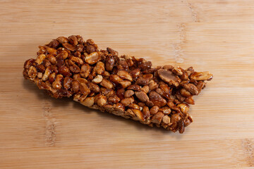 Peanut Brittle Candy (Nkatie Cake / Pé-de-Moleque) – Homemade Rustic African Treat with Whole Roasted Peanuts