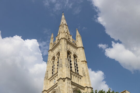 Eglise Saint-Jean Baptiste, &eacute;glise de style n&eacute;o-gothique, ville de Libourne, d&eacute;partement de la Gironde, France