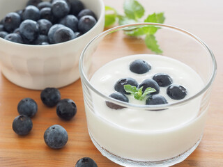 ブルーベリーをのせたヨーグルト