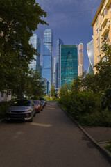 Obraz premium High-rise buildings and skyscrapers on a sunny summer day.