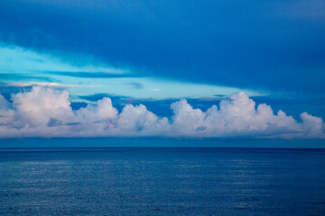 夏雲。積乱雲。海。空。