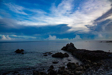 夏雲。積乱雲。海。空。