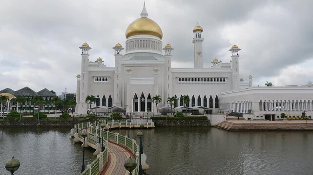 Sultan Omar Ali Saifuddien Mosque in Bandar Seri Begawan, Brunei Darussalam at daytime as seen from the Brunei river