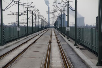 Obraz premium Saale-Elster-Talbrücke bei Halle(Saale) Führerstand Richtung Westen