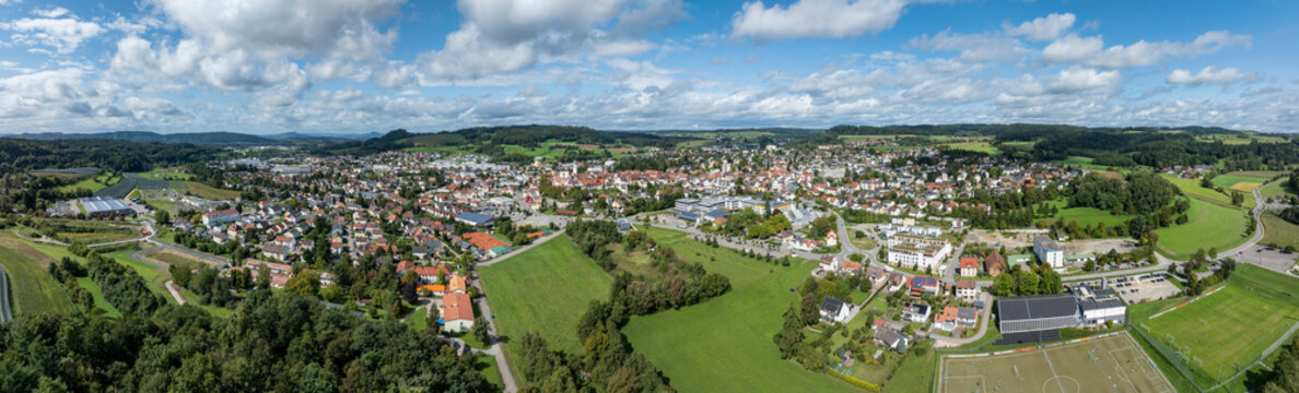 Luftbild, Panorama von der Stadt Stockach