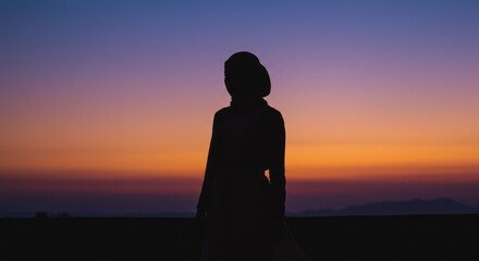 Fototapeta premium Silhouette person sunset sky