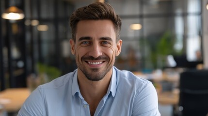 Obraz premium Smiling business man portrait