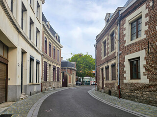 Obraz premium Street View with Mixed Architecture and Urban Cityscape - Valenciennes, France