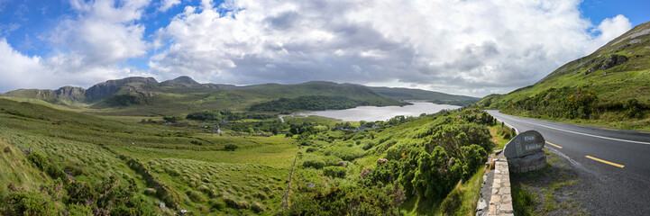 Landschaft am Dunlewey Lough in Irland