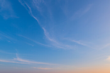 Obraz premium 涼やかな夕空