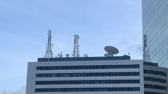 Spectacular Caracas City video, showing office buildings with telecommunications antennas.