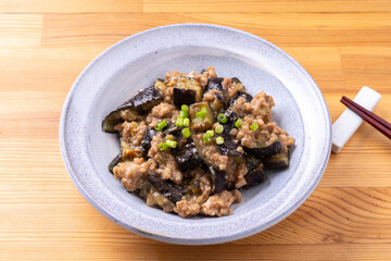 なすと豚ひき肉のマーボー蒸し