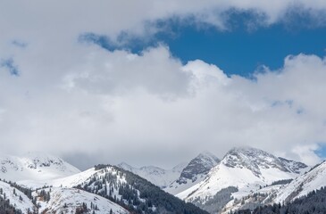 Fototapeta premium snow covered mountain