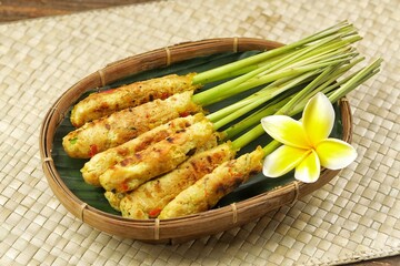 Sate Lilit is a variant of satay from Bali. This satay is made from pork, fish, chicken or beef, then mixed with grated coconut, coconut milk, lime, shallots and pepper.