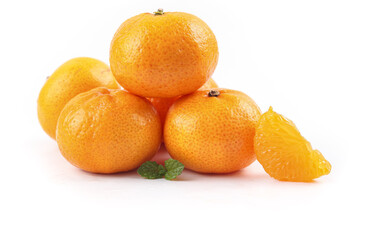 Fresh Small Oranges from Guangxi Sihui China with Peeled Segment on White Background