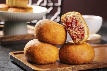 Yunnan Xuanwei Ham Puff Pastry Mooncakes Traditional Chinese Handmade Pastry with Savory Filling