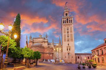 Naklejka premium Seville, Spain. Cathedral of Saint Mary of the See with the Giralda bell tower.
