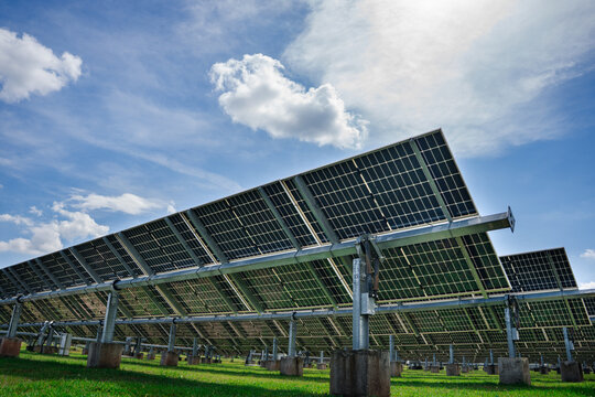 Utility-scale ground-mounted solar array with reinforced steel structures, engineered for durability and high-efficiency power generation in commercial, industrial, and renewable energy farms