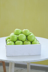 Fresh Green Apples from Shanxi in Box - Crisp Sweet Fruit Display