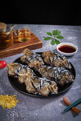 Fresh Yangcheng Lake Hairy Crabs Traditional Chinese Seafood Display with Tea Service