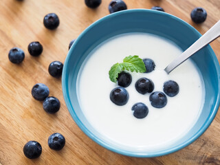 ブルーベリーをのせたヨーグルト