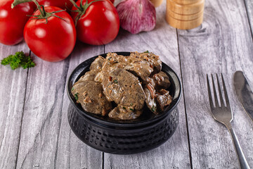 Chicken liver in cream sauce