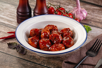 Beef meatballs with tomato sauce