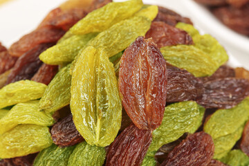 Xinjiang Mixed Dried Fruits Green and Red Raisins Healthy Natural Snack Food