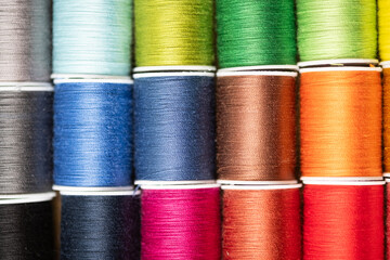 カラフルな助かる色糸のイメージ　(写真素材)