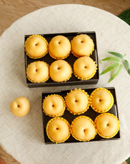 Premium Golden Asian Pears in Gift Boxes - Fresh Juicy Fruit Perfect for Autumn Gifting
