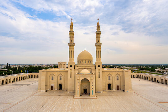 Majestic Grand Mosque Architecture Showcasing Intricate Design and Spiritual Serenity Under a Vast Sky