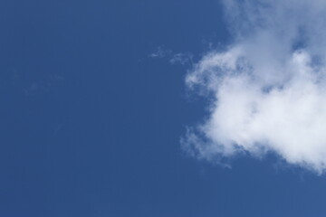 Belles photos de nuages dans un beau ciel bleu