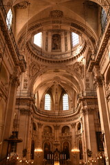 Naklejka premium Nef baroque de l'église Saint-Paul-Saint-Louis. France