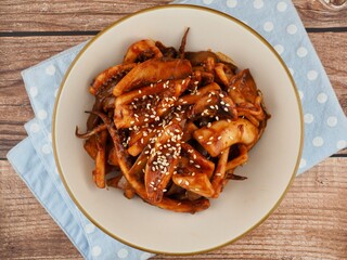 한국음식 매운 오징어 볶음