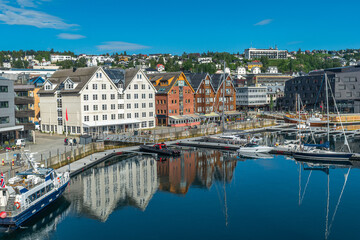 A spasso per Tromso in una mattina di inizio estate