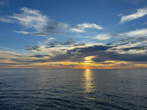 Calm sea and beautiful sky clouds.