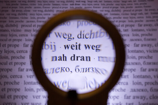 Weit weg, nah dran