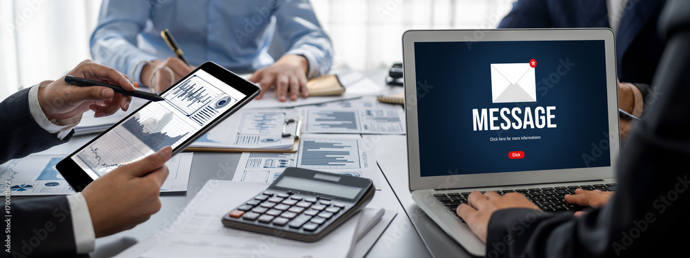 Aufkleber business intelligence and data analysis concept. analyst team working on financial data analysis das