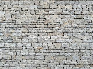 Natursteinmauer in Westfrankreich