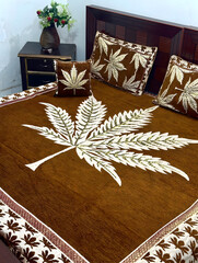 Obraz premium Elegant Navy Blue Heart Design Embroidered Bed Sheet Set with Pillow Covers – Premium Bedroom Décor